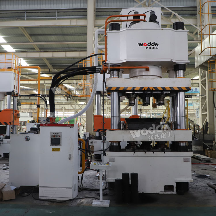 800噸活性炭成型液壓機(jī) 800噸活性炭成型液壓機(jī)