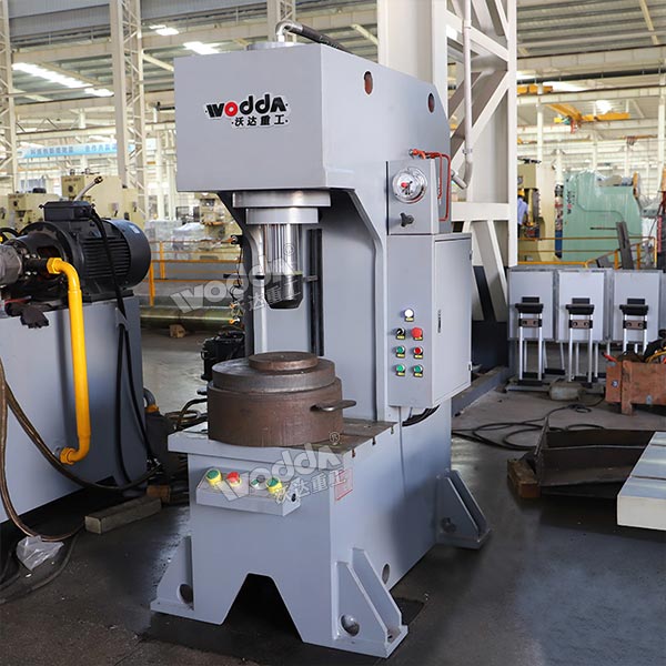 100噸單臂液壓機（壓頭式）