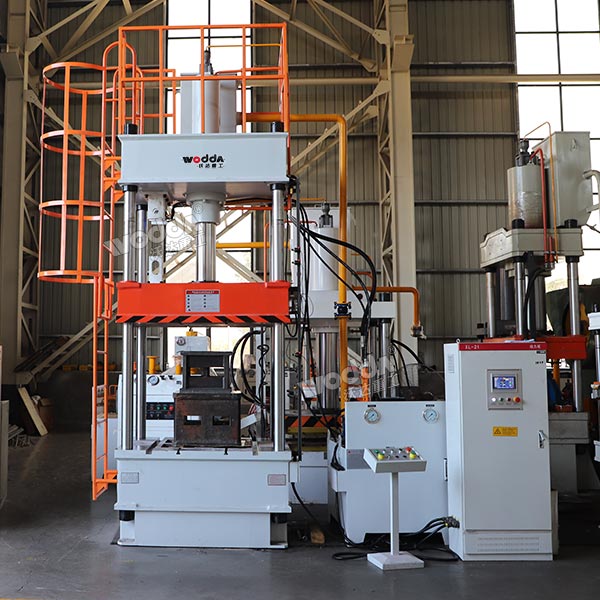 200噸四柱液壓機(jī)