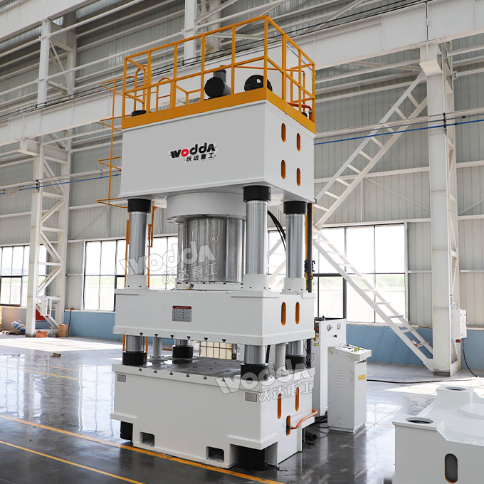 1600噸四柱液壓機(jī).jpg