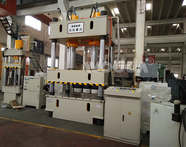 315噸雙缸四柱液壓機(jī) 315噸雙缸四柱液壓機(jī)