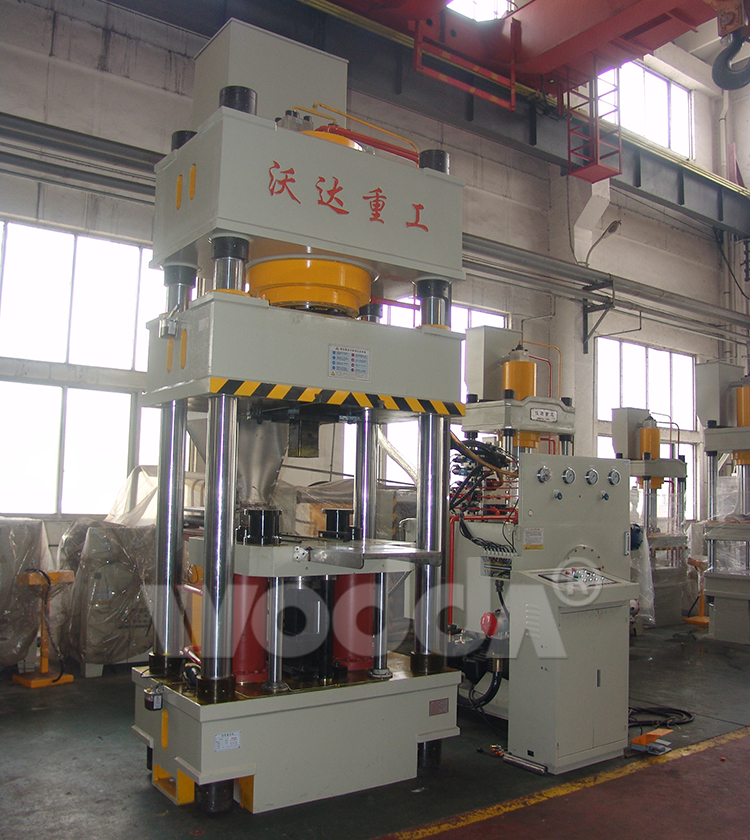 500噸四梁四柱鹽磚機(jī) 500噸四梁四柱鹽磚機(jī)