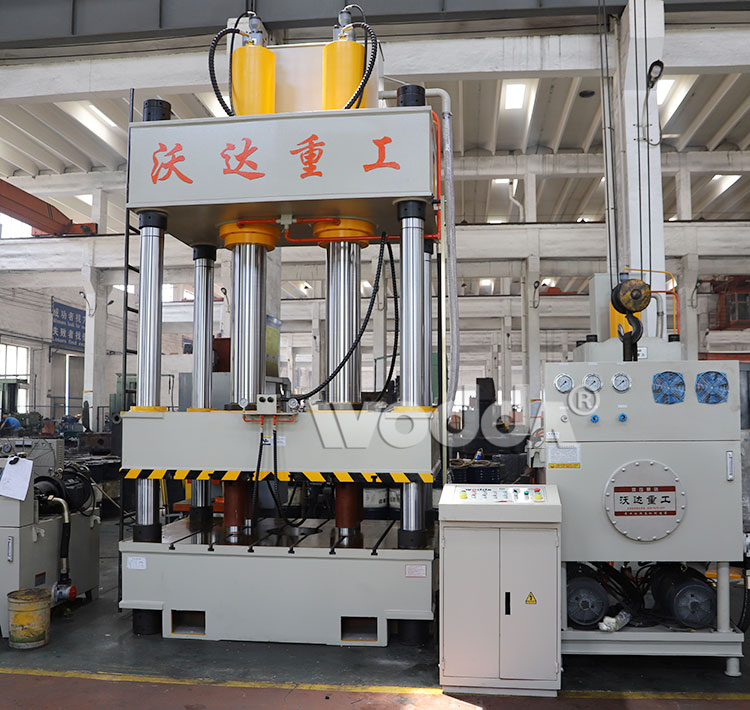 四柱三梁液壓機(jī) 四柱三梁液壓機(jī)