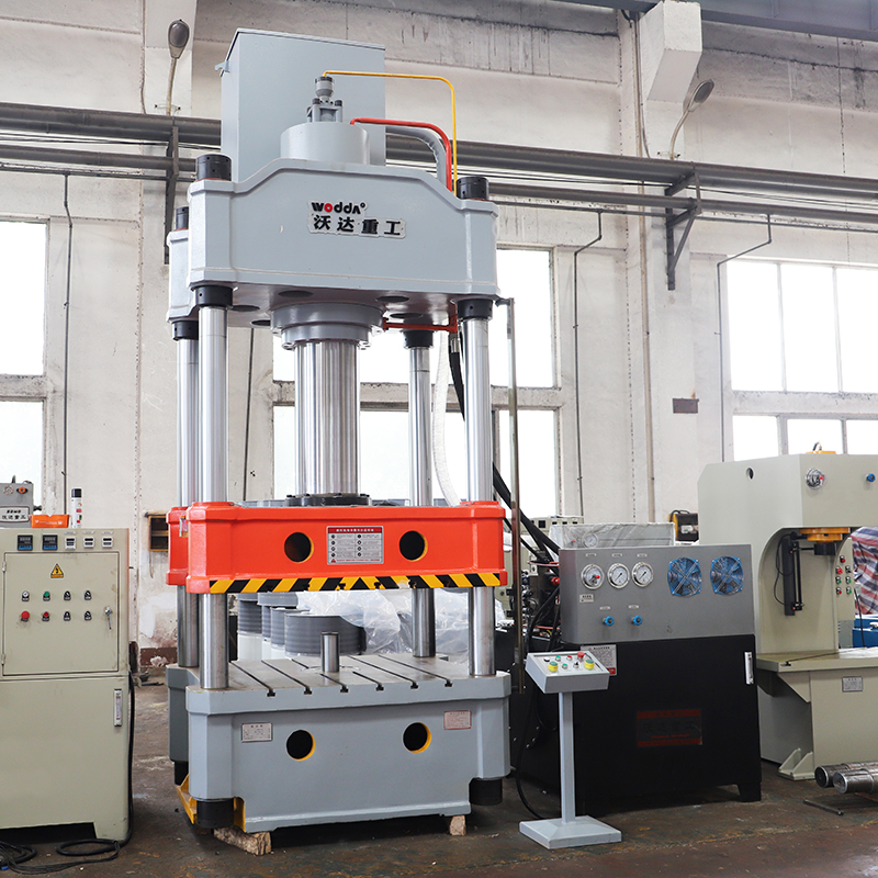 315噸液壓機(jī) 315噸液壓機(jī)